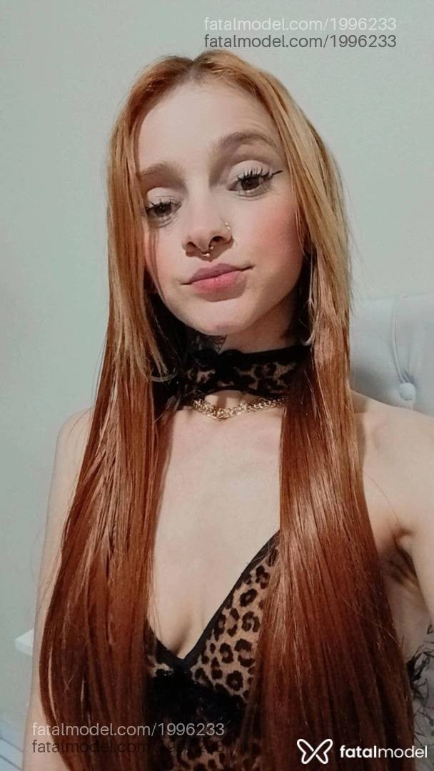 Acompanhante mulher loira (o) de olhos castanhos - May Myonzinha