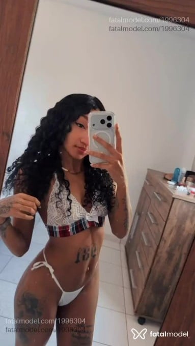 Acompanhante mulher morena (o) de olhos castanhos em Umuarama - Evellyn