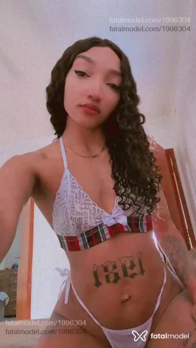 Acompanhante mulher morena (o) de olhos castanhos em Umuarama - Evellyn