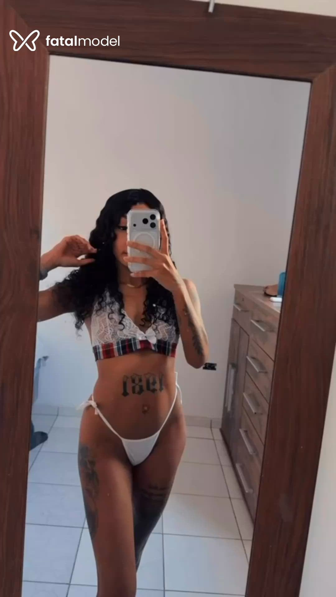 Acompanhante mulher morena (o) de olhos castanhos em Umuarama - Evellyn