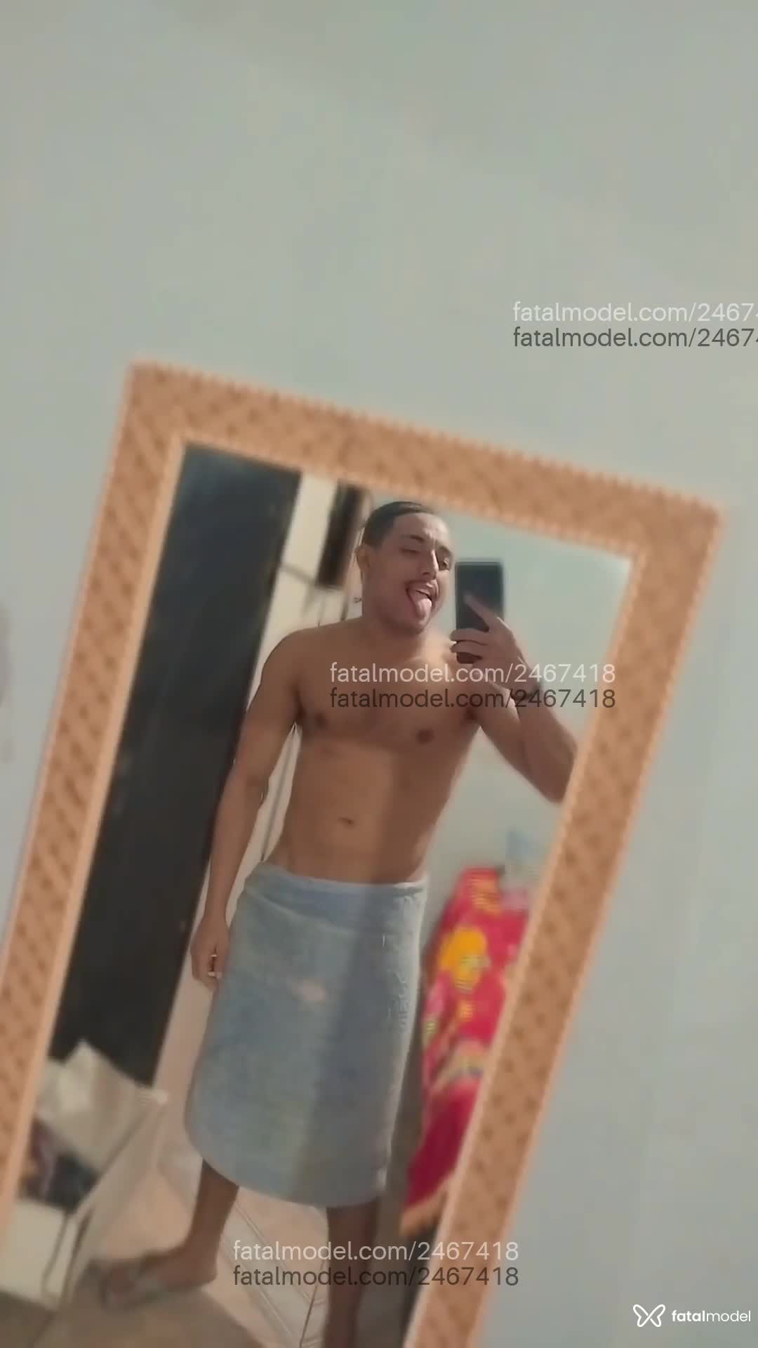 Acompanhante homem morena (o) de olhos castanhos - Marreta Preta