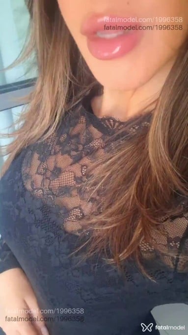Acompanhante mulher com cabelo castanho de olhos verdes em São Paulo - Bia Hass
