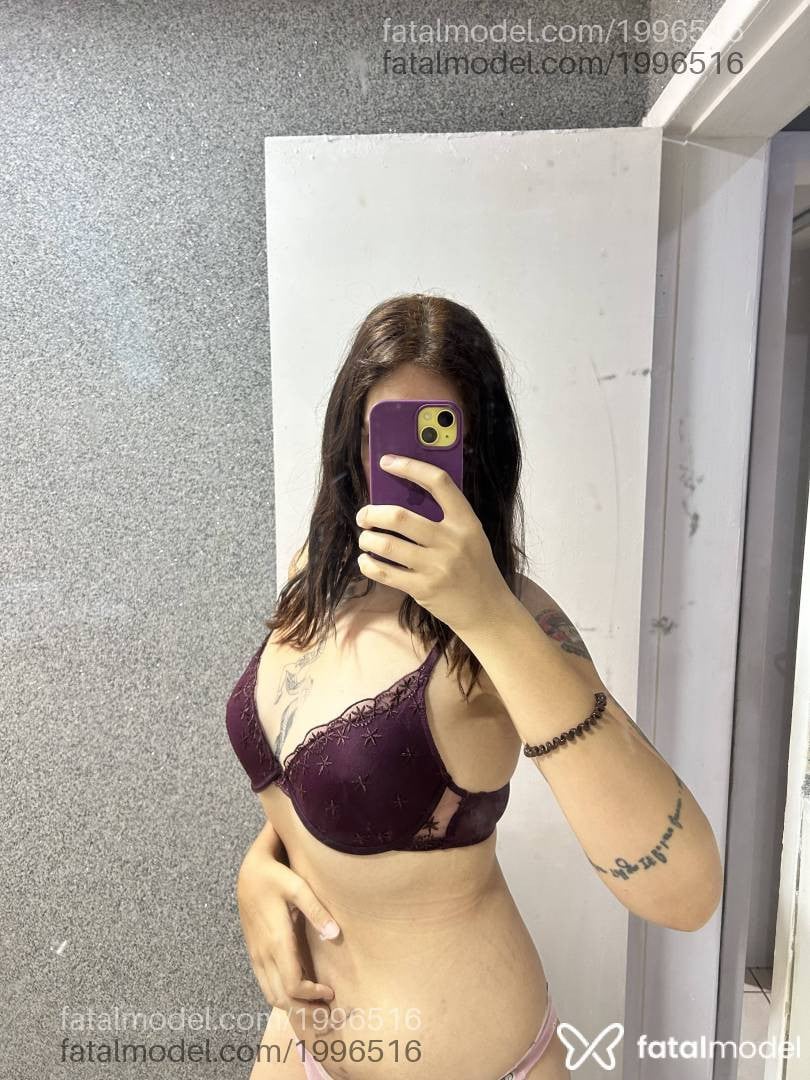 Acompanhante mulher trans ruiva (o) de olhos castanhos - Ruivinhats