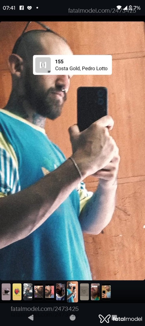 Acompanhante homem sem cabelo de olhos castanhos - Ribeiro Acompanhante homem sem cabelo de olhos castanhos - Ribeiro