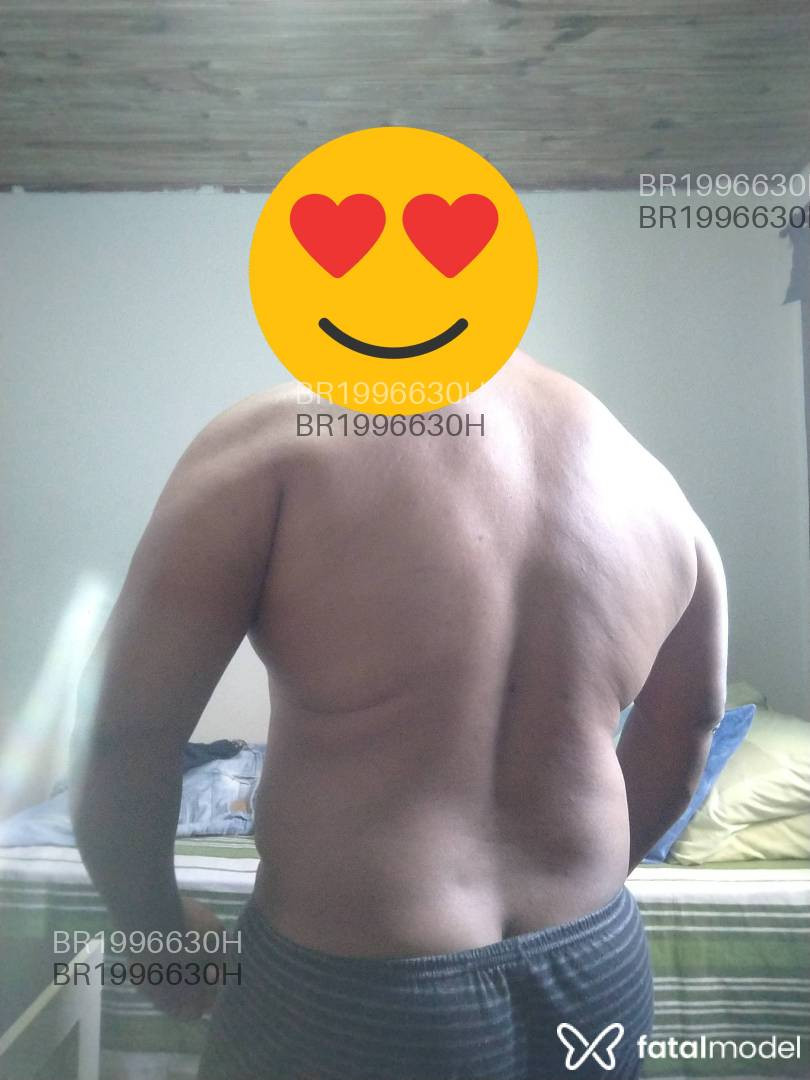Acompanhante homem morena (o) de olhos pretos em Virtual Acompanhante homem morena (o) de olhos pretos em Virtual - Uelson
