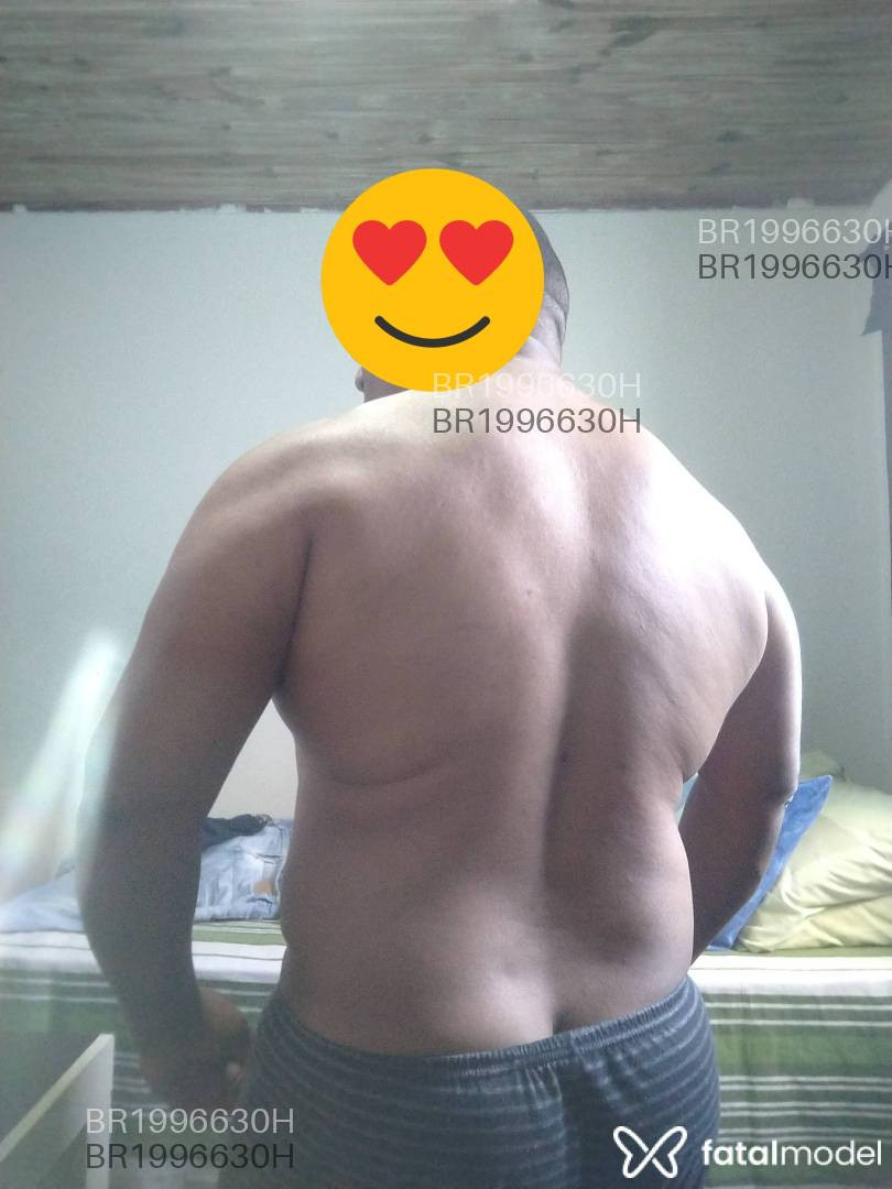 Acompanhante homem morena (o) de olhos pretos em Virtual Acompanhante homem morena (o) de olhos pretos em Virtual - Uelson