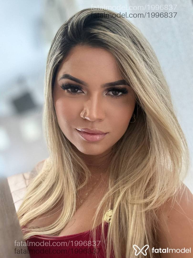 Acompanhante mulher morena (o) de olhos castanhos - Laura Liss