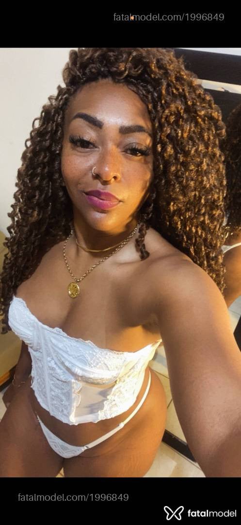 Acompanhante mulher com cabelo castanho de olhos pretos em Jaraguá do Sul - Cátia Becker