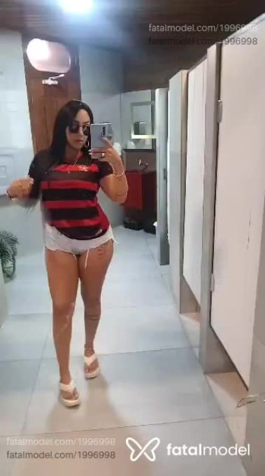 Acompanhante mulher com cabelo castanho de olhos pretos - Ray Pernambucana