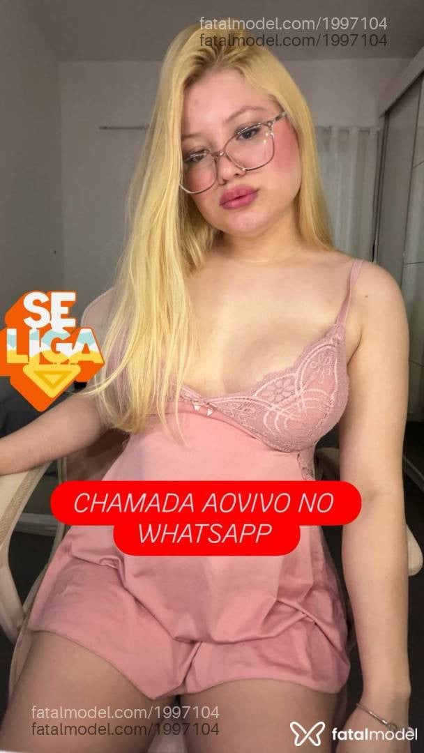 Acompanhante mulher com cabelo castanho de olhos verdes - Loiira Gabsc