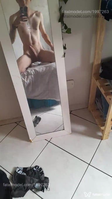 Acompanhante homem morena (o) de olhos mel em Cascavel - Miller