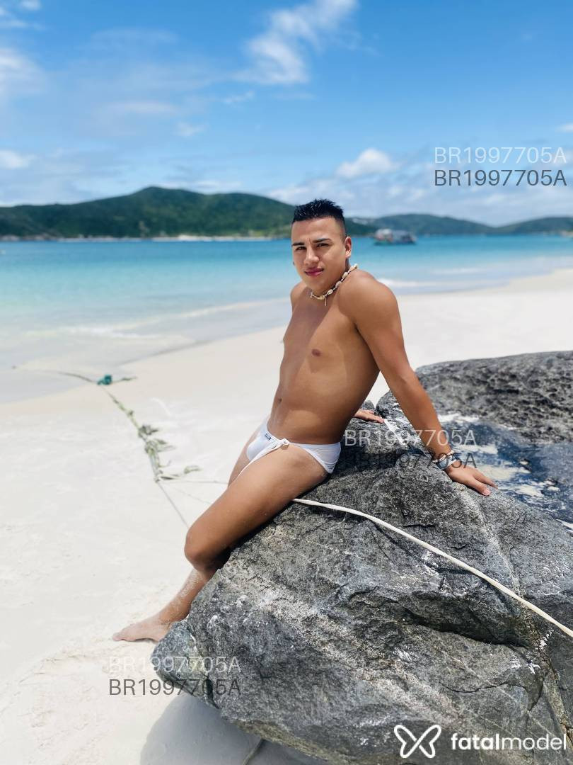 Acompanhante homem morena (o) de olhos castanhos em Armação dos Búzios - Angel Arg