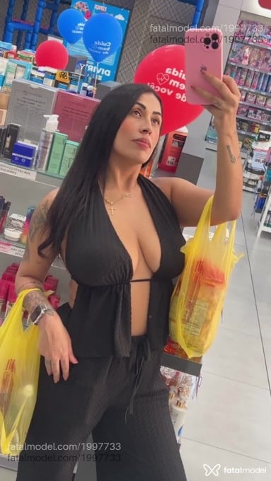 Acompanhante mulher com cabelo castanho de olhos castanhos em Ponta Grossa - Raissa