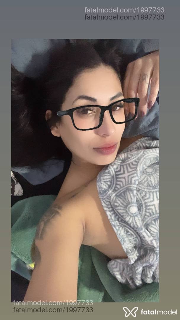 Acompanhante mulher com cabelo castanho de olhos castanhos - Raissa