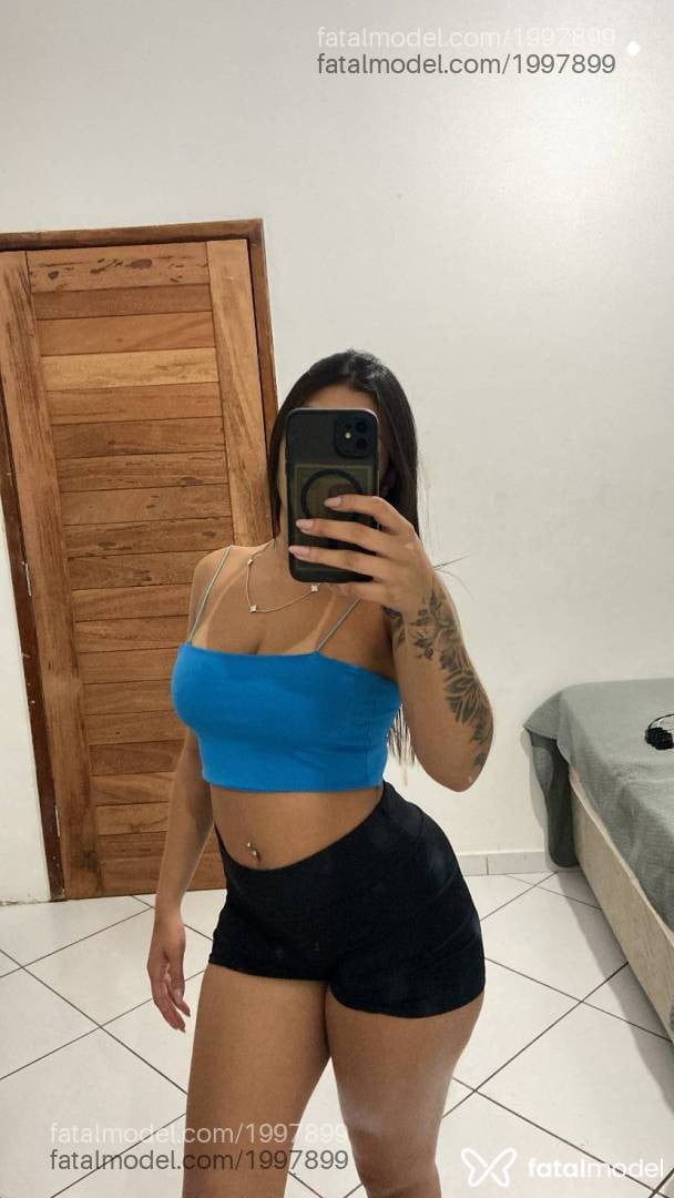 Acompanhante mulher com cabelo castanho de olhos castanhos em Linhares - Jade Moura