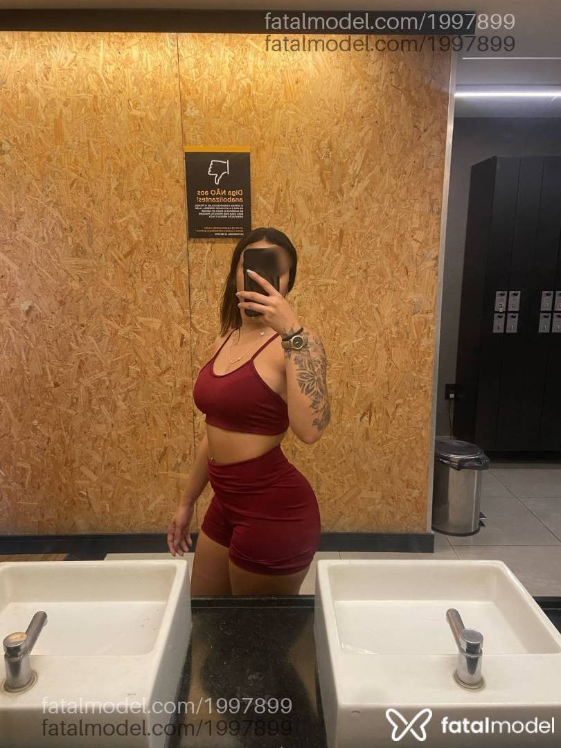 Acompanhante mulher com cabelo castanho de olhos castanhos em São Mateus - Jade Moura