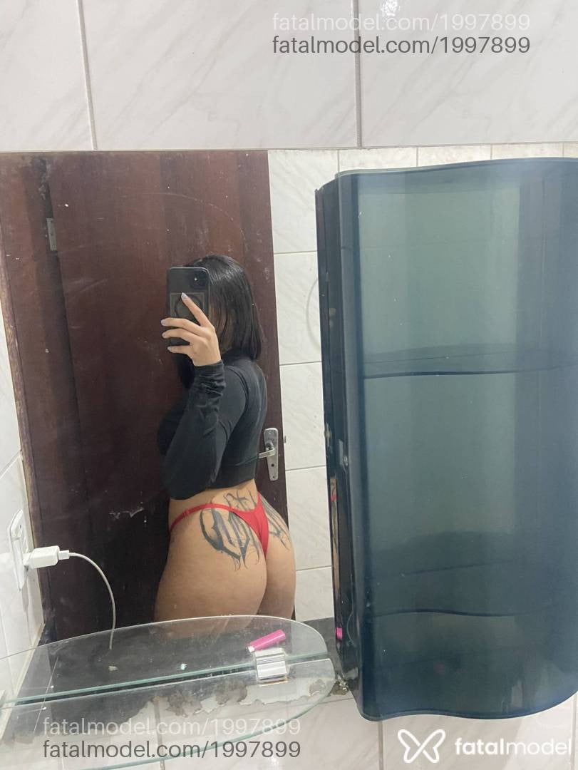 Acompanhante mulher com cabelo castanho de olhos castanhos em Linhares - Jade Moura