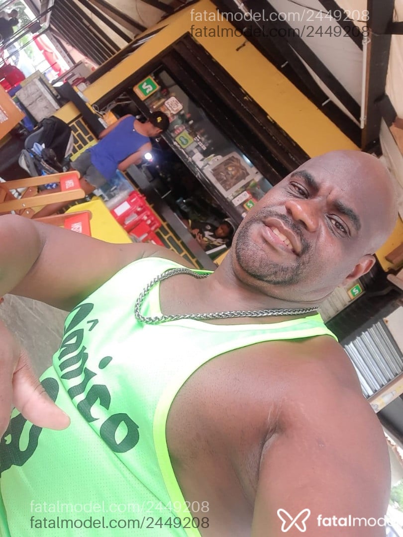 Acompanhante homem sem cabelo de olhos pretos em São Paulo - Diamante Negroativ