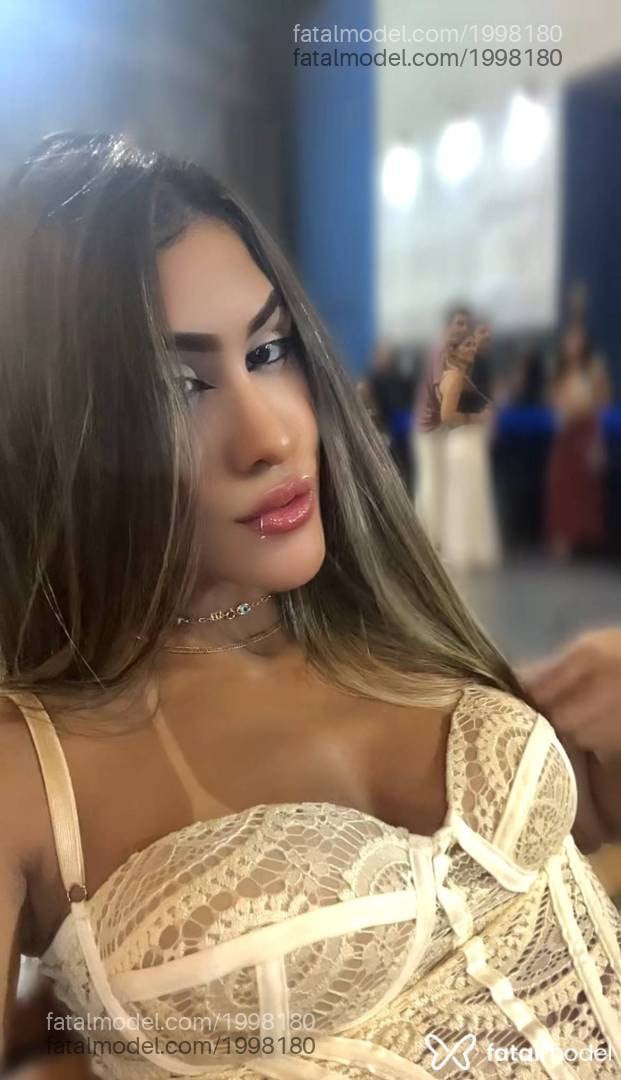 Acompanhante mulher loira (o) de olhos castanhos - Natasha