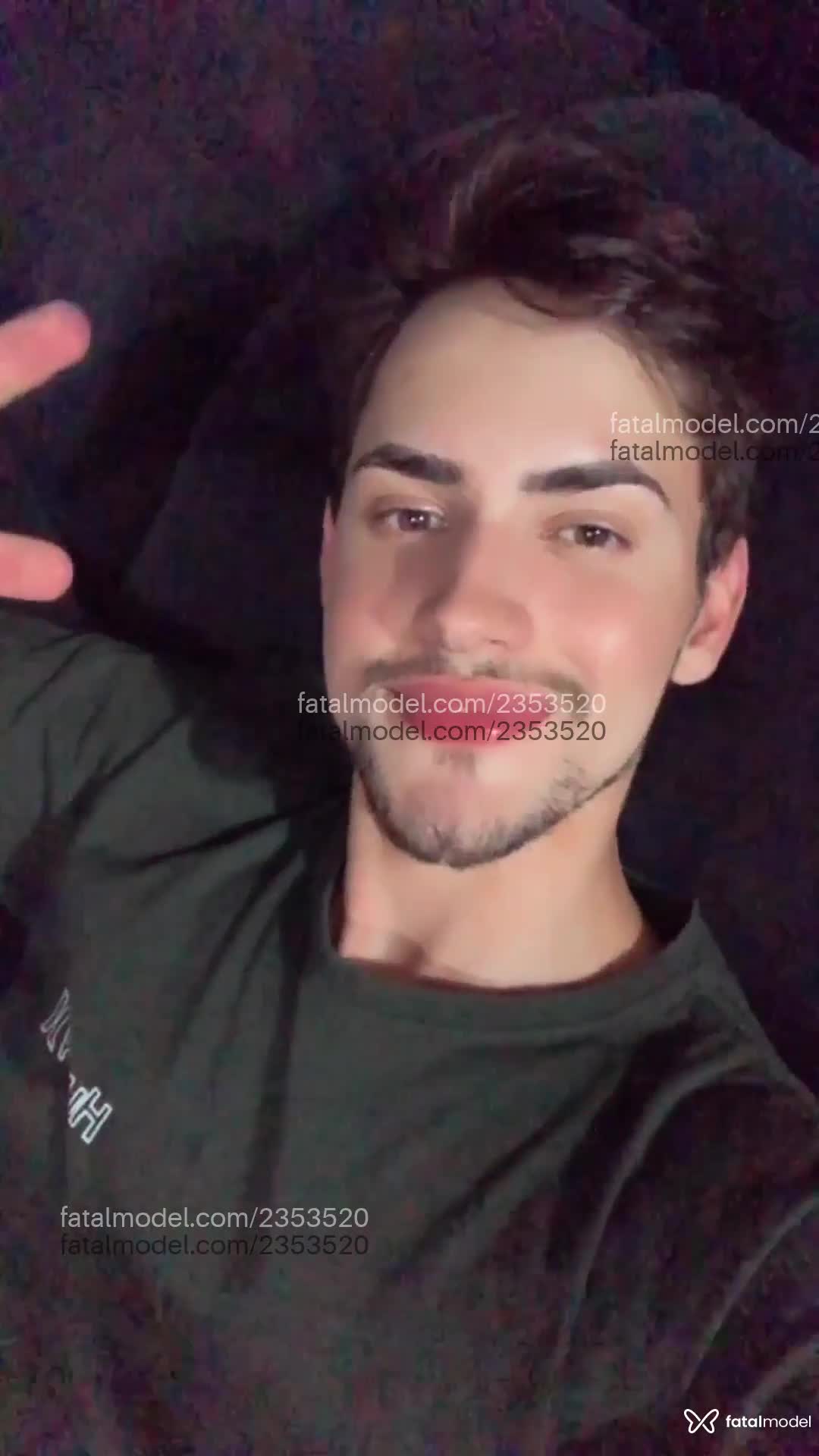 Acompanhante homem com cabelo castanho de olhos castanhos em Blumenau - João Paulo