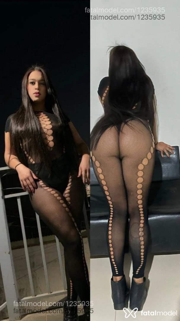 Acompanhante mulher trans com cabelo castanho de olhos castanhos - Monique