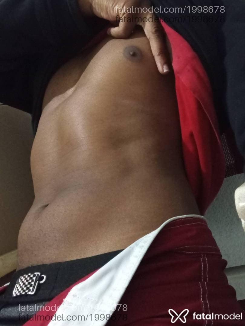 Acompanhante homem morena (o) de olhos castanhos em Virtual - Posuido
