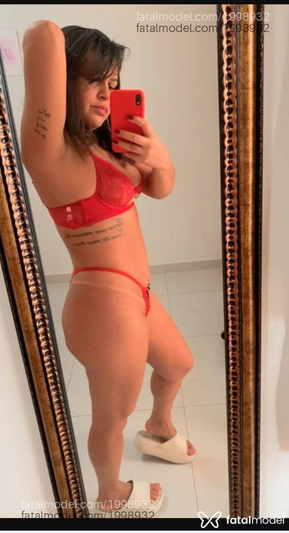 Acompanhante mulher morena (o) de olhos castanhos - Maya Diaz Acompanhante mulher morena (o) de olhos castanhos - Maya Diaz