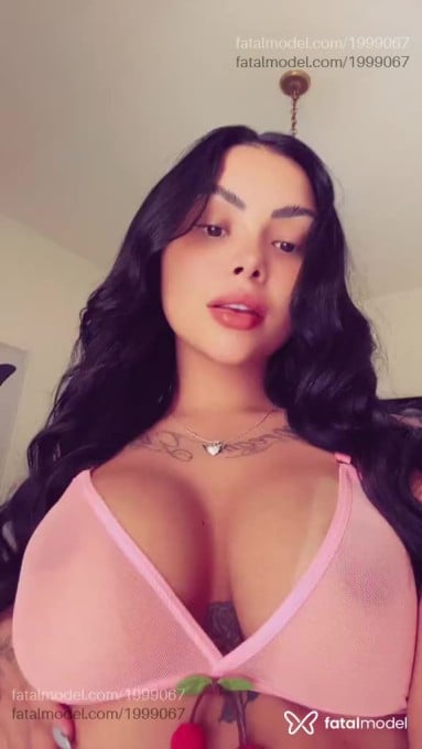 Acompanhante mulher com cabelo castanho de olhos castanhos - Sofia Andrade