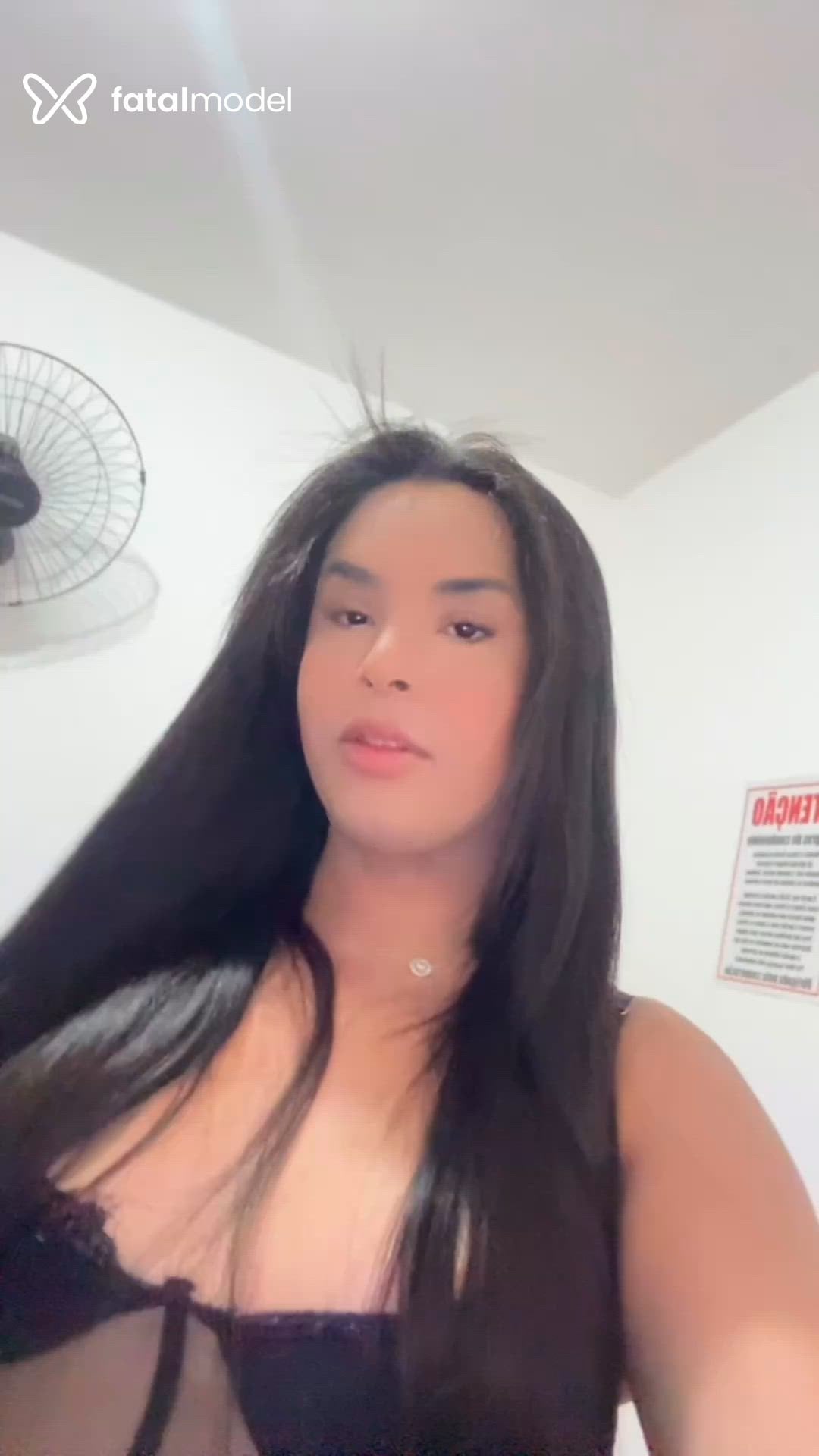 Acompanhante mulher trans com cabelo castanho de olhos castanhos - Laryssa Acompanhante mulher trans com cabelo castanho de olhos castanhos - Laryssa