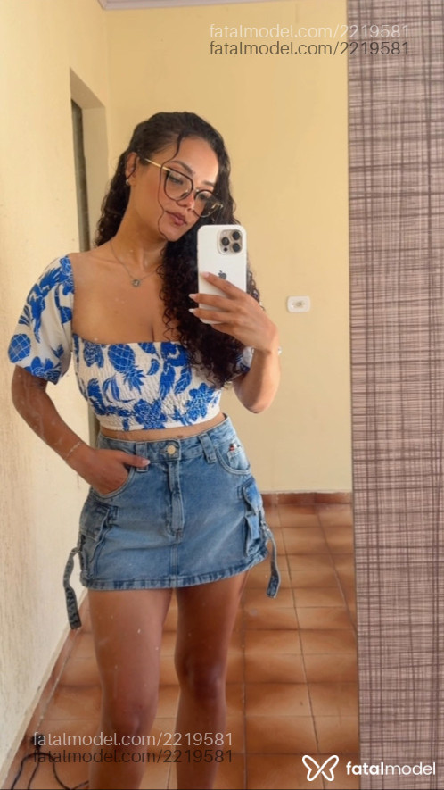 Acompanhante mulher morena (o) de olhos castanhos - Lauana Acompanhante mulher morena (o) de olhos castanhos - Lauana