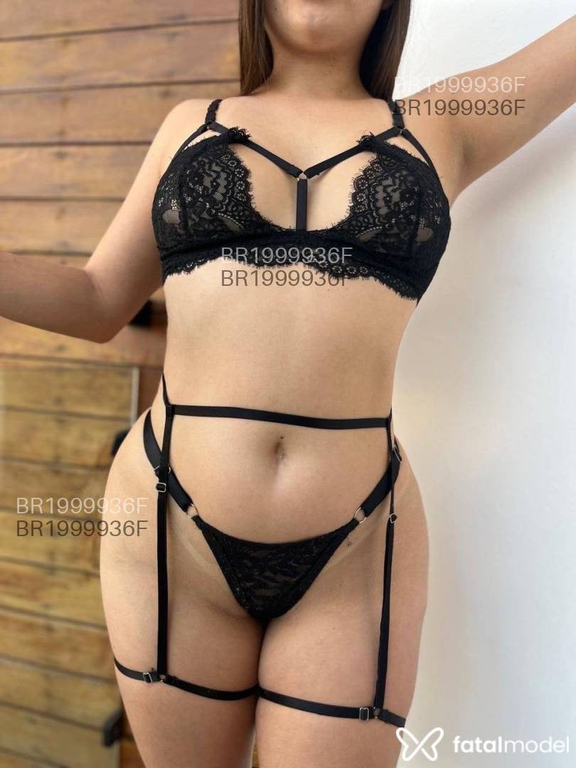 Acompanhante mulher com cabelo castanho de olhos mel em São Paulo - Isabella