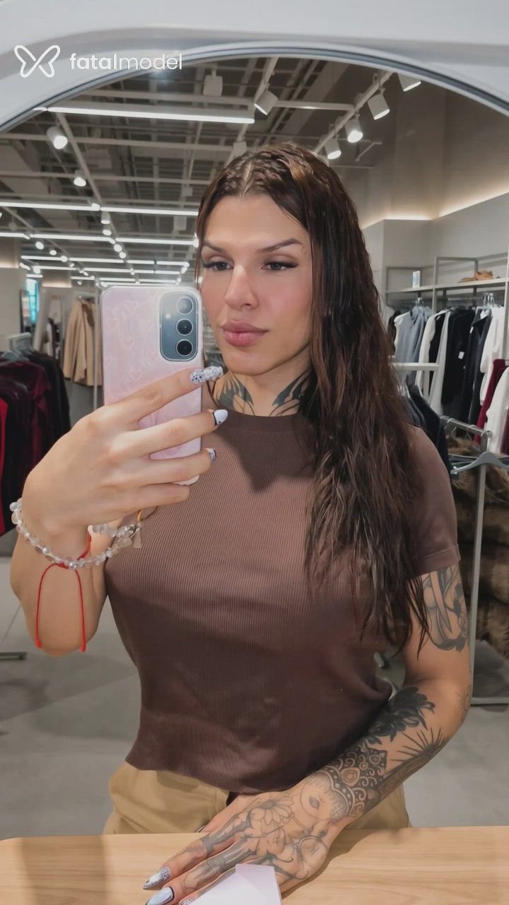 Acompanhante mulher trans morena (o) de olhos castanhos - Agatah Rox