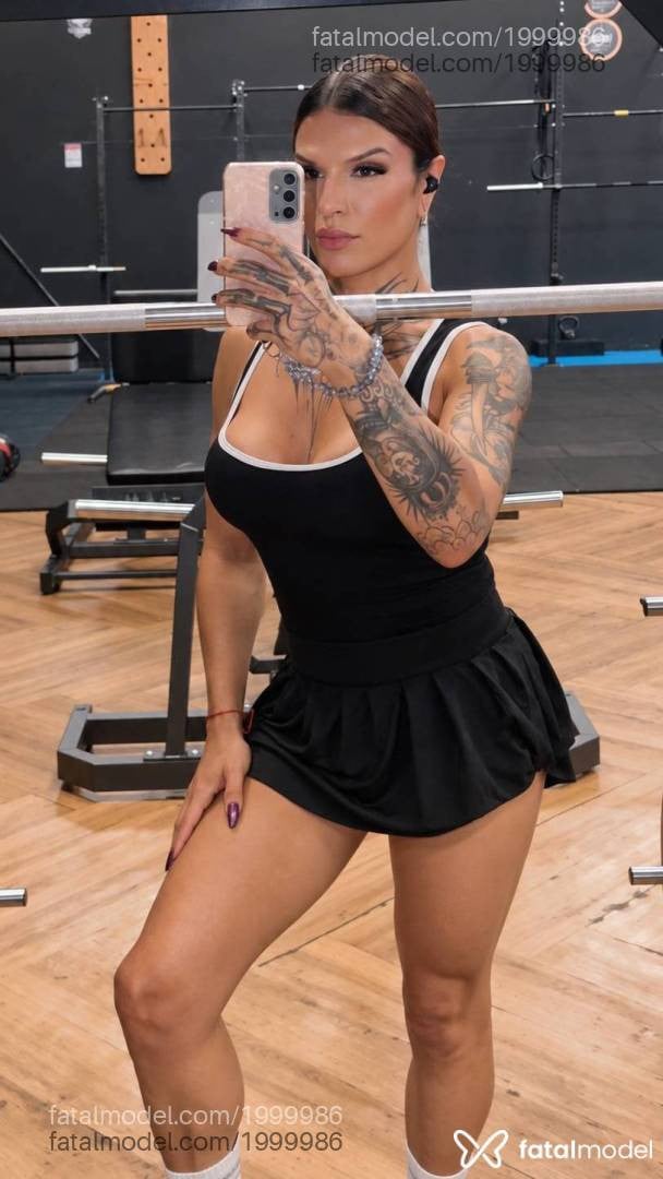 Acompanhante mulher trans morena (o) de olhos castanhos - Agatah Rox