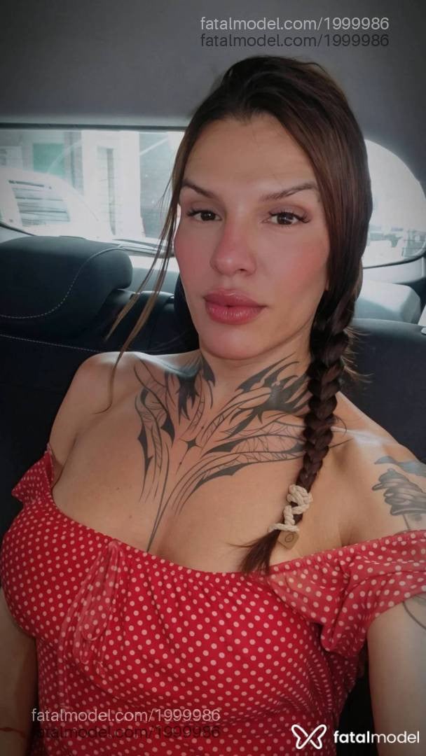 Acompanhante mulher trans morena (o) de olhos castanhos - Agatah Rox