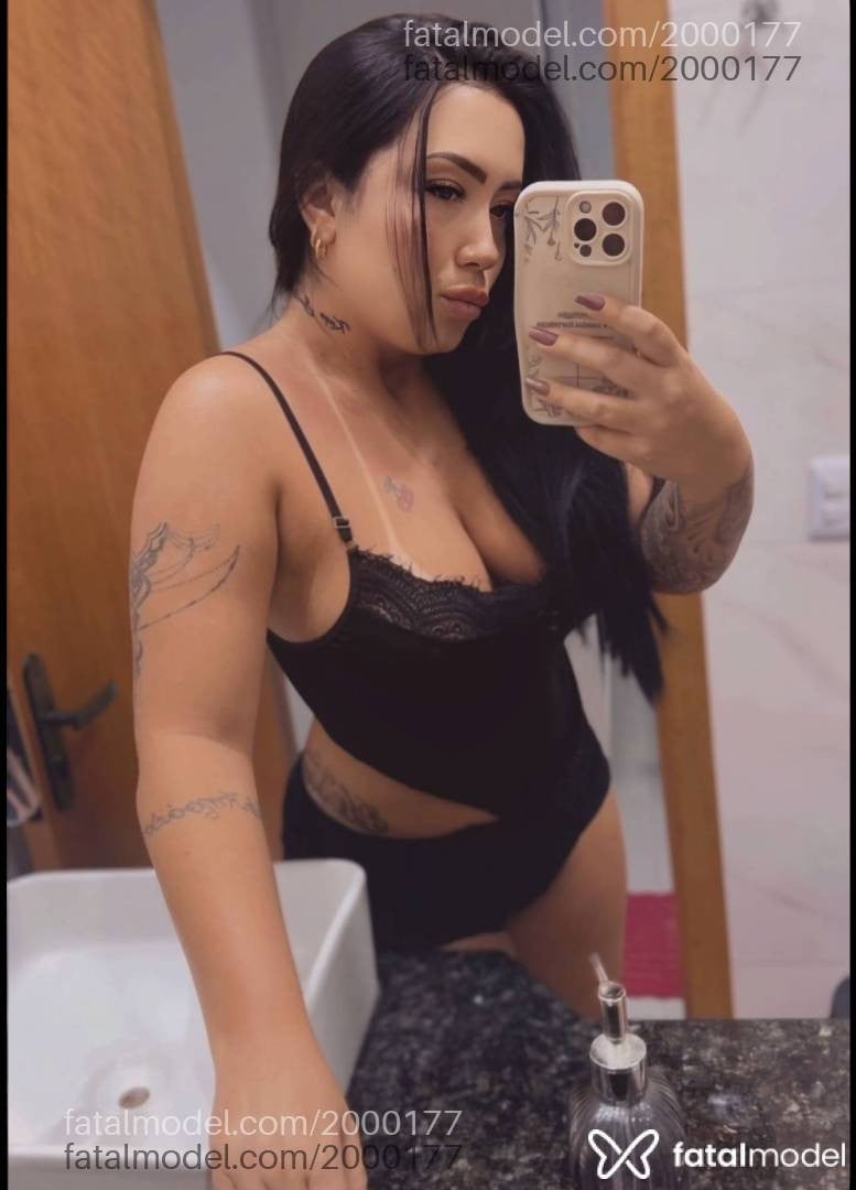 Acompanhante mulher com cabelo castanho de olhos castanhos - Rafaela