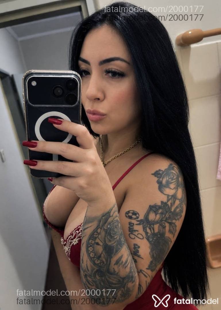 Acompanhante mulher com cabelo castanho de olhos castanhos - Rafaela