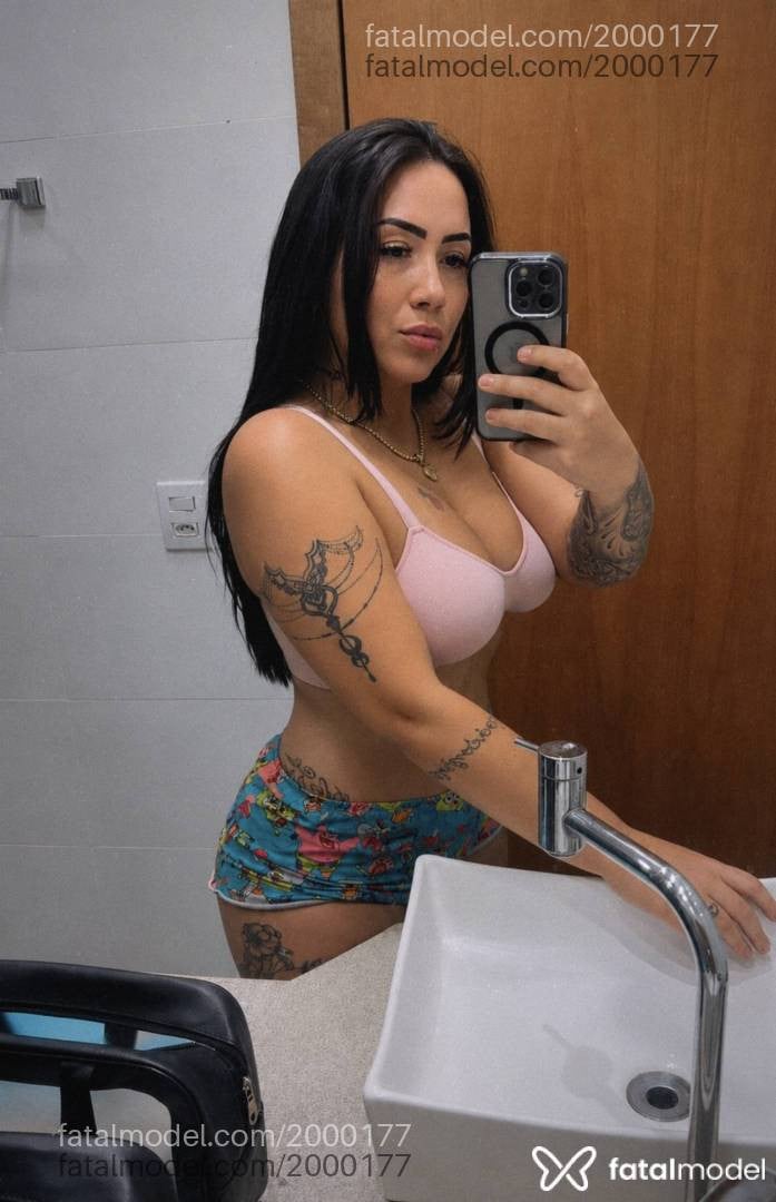 Acompanhante mulher com cabelo castanho de olhos castanhos - Rafaela