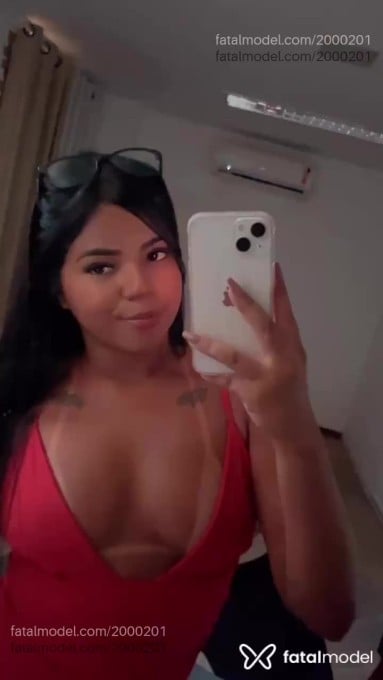 Acompanhante mulher morena (o) de olhos pretos - Nicole Lia