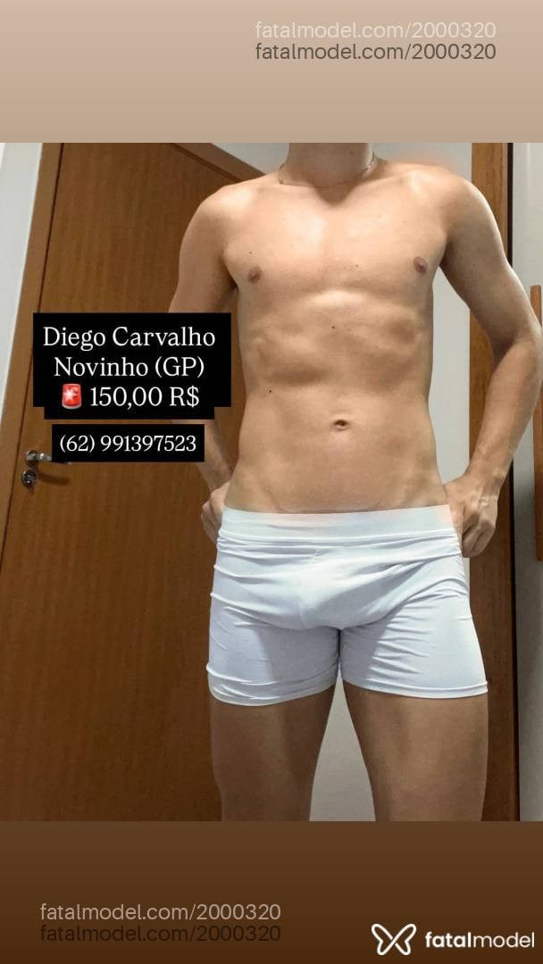 Acompanhante homem com cabelo castanho de olhos castanhos em Jataí Acompanhante homem com cabelo castanho de olhos castanhos em Jataí - Diego Carvalho