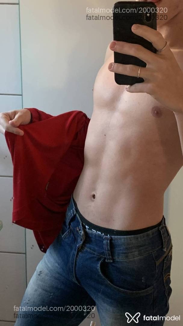 Acompanhante homem com cabelo castanho de olhos castanhos em Jataí Acompanhante homem com cabelo castanho de olhos castanhos em Jataí - Diego Carvalho