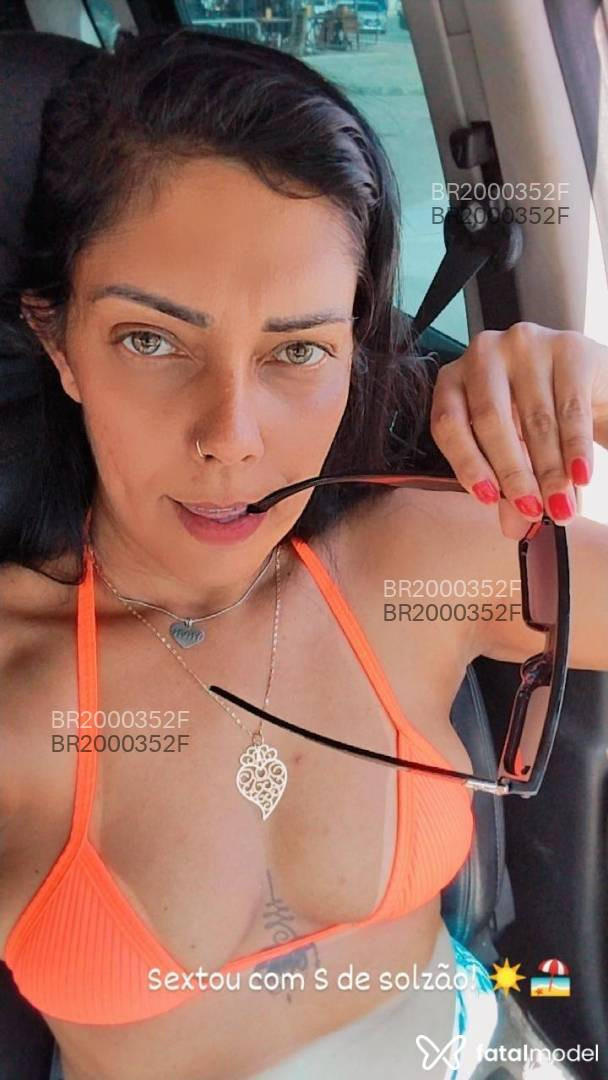 Acompanhante mulher morena (o) de olhos castanhos - Júlia Maia Acompanhante mulher morena (o) de olhos castanhos - Júlia Maia