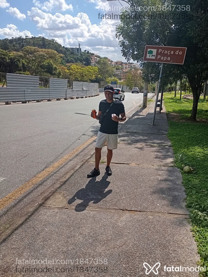 Acompanhante homem morena (o) de olhos castanhos em Belo Horizonte Acompanhante homem morena (o) de olhos castanhos em Belo Horizonte - Felipe