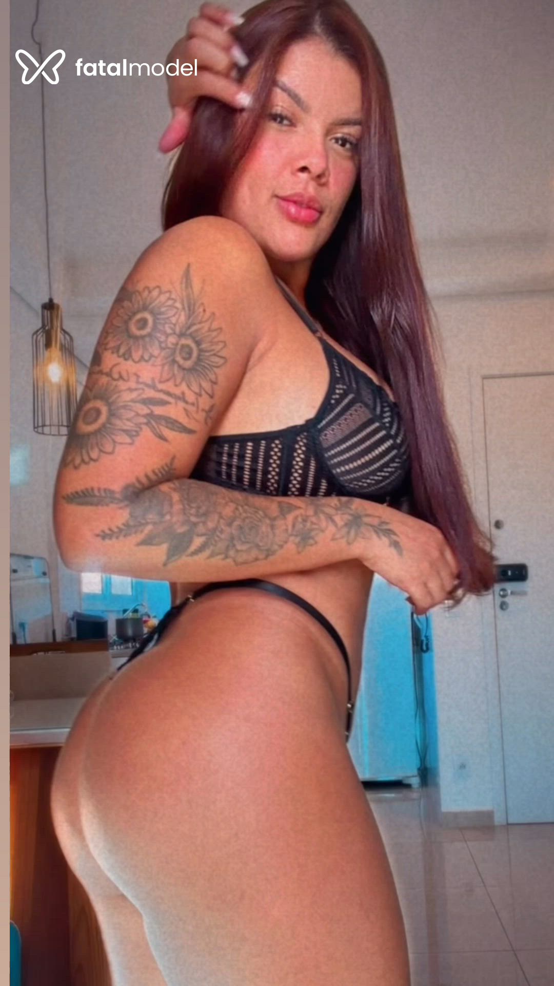 Acompanhante mulher com cabelo castanho de olhos castanhos - Viviane