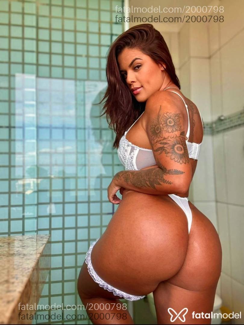 Acompanhante mulher com cabelo castanho de olhos castanhos - Viviane