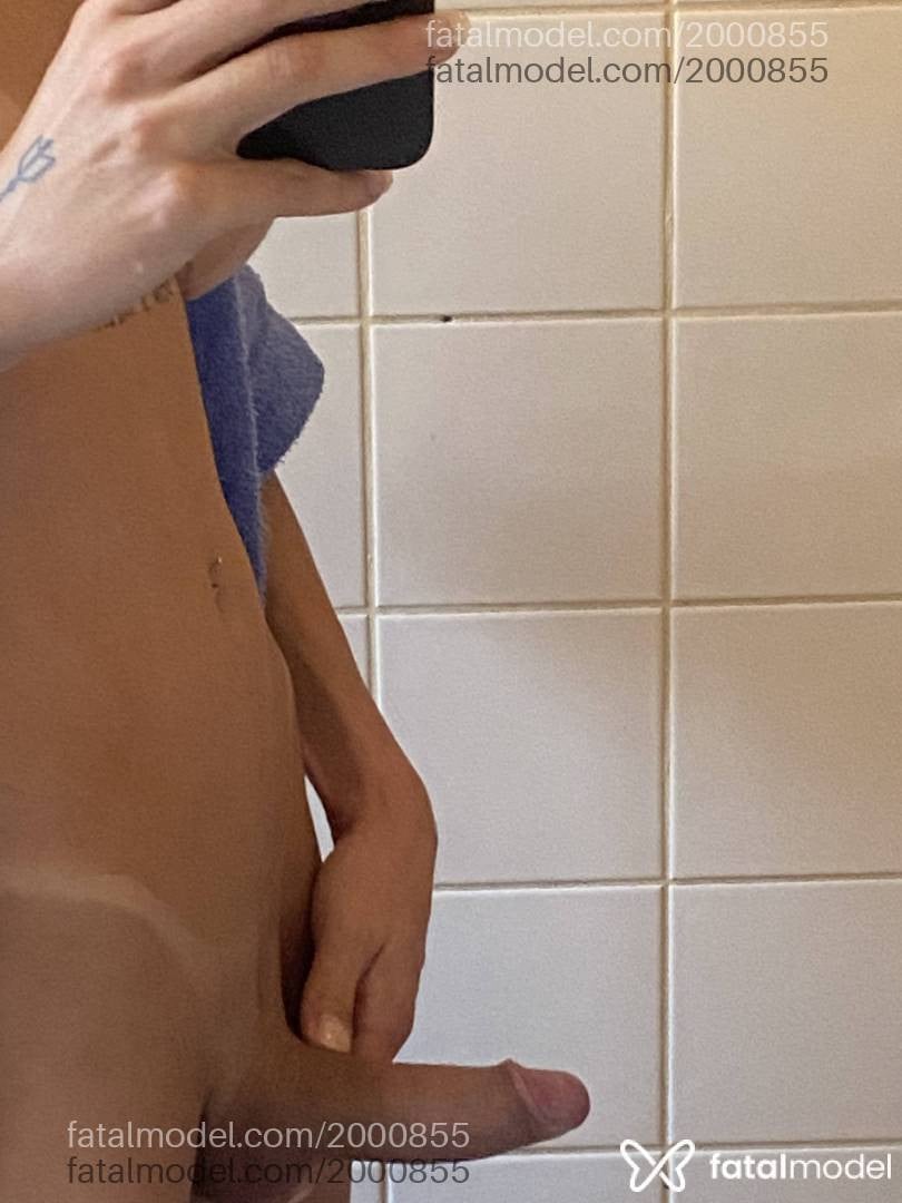 Acompanhante mulher trans loira (o) de olhos castanhos - Yasmin
