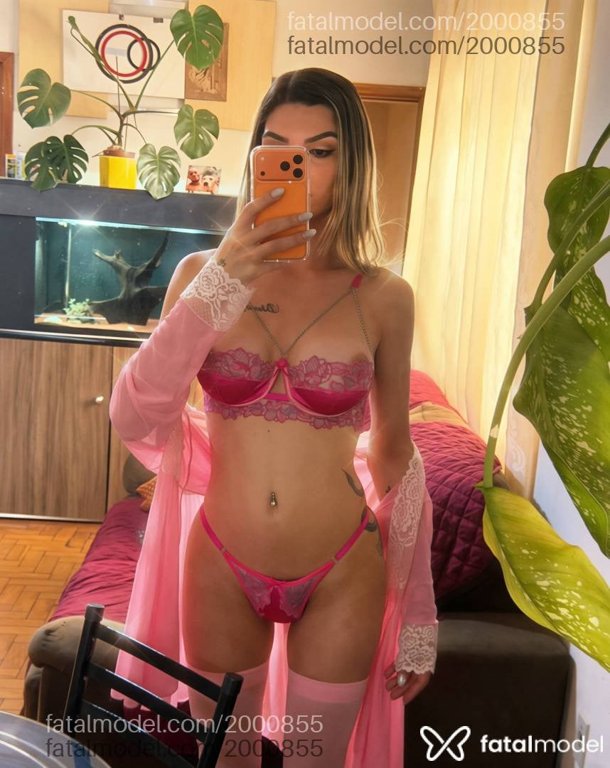 Acompanhante mulher trans loira (o) de olhos castanhos - Yasmin