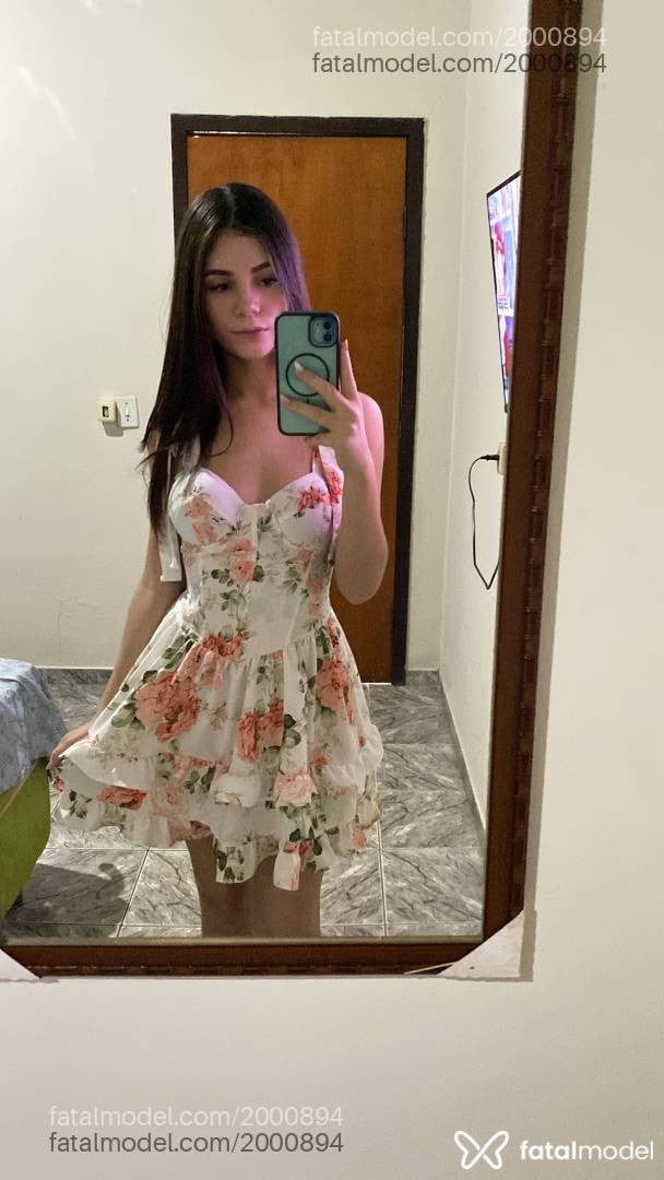 Acompanhante mulher com cabelo castanho de olhos castanhos - Beatriz Maia