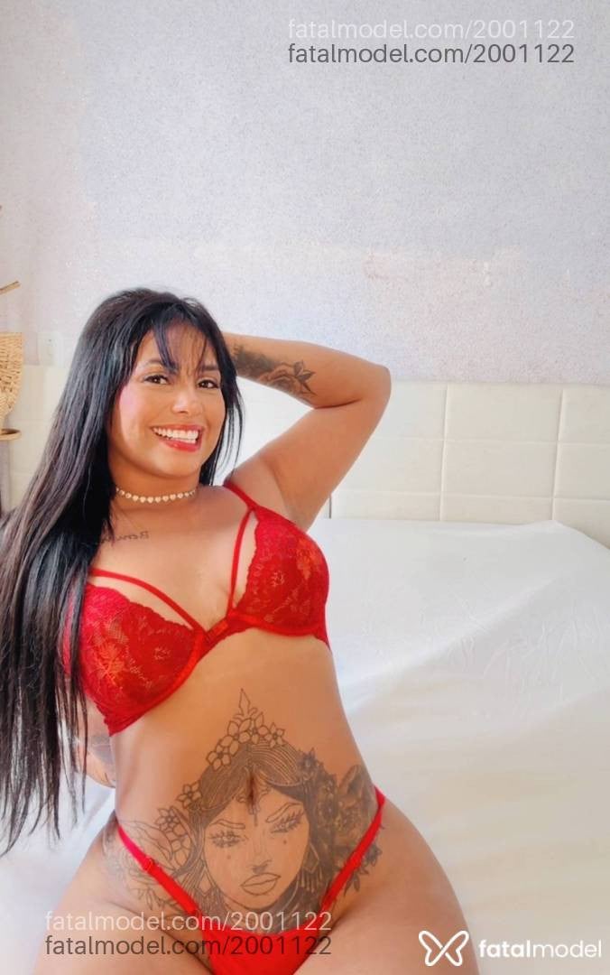 Acompanhante mulher com cabelo castanho de olhos pretos - Bruna