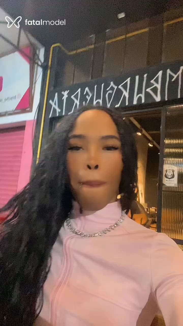 Acompanhante mulher trans morena (o) de olhos castanhos em Volta Redonda Acompanhante mulher trans morena (o) de olhos castanhos em Volta Redonda - íriis Prado