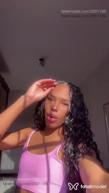 Acompanhante mulher trans morena (o) de olhos castanhos em Nova Friburgo - íriis Prado